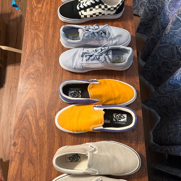 Vans - Picture 2 of 2